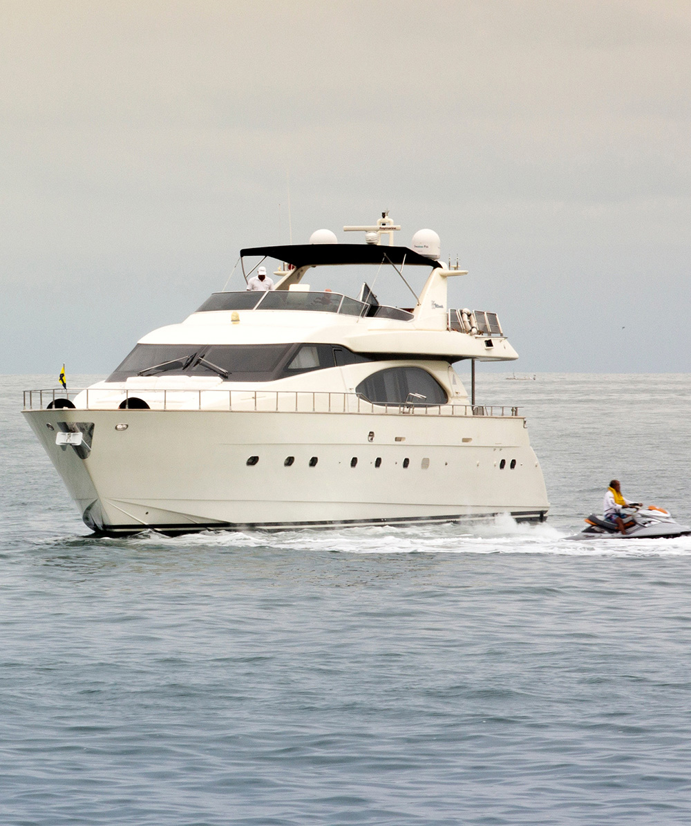 yacht_1000x1195 yacht_1000x1195